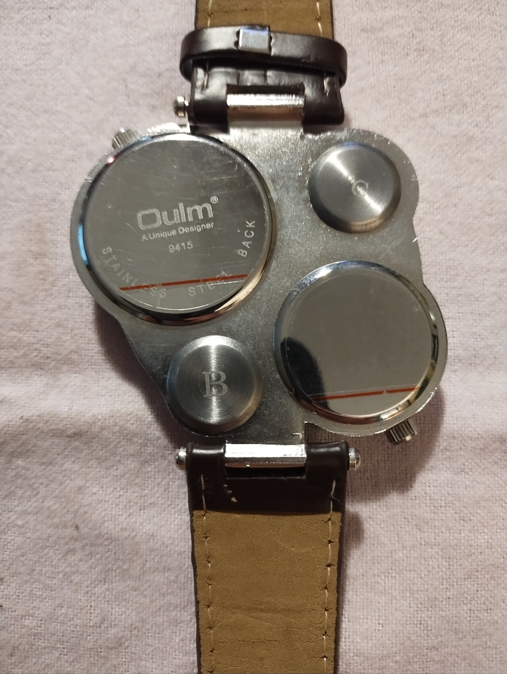Oulm Men's Multifunction Brown Leather Strap Watch with Compass and Thermometer - Picture 2 of 4